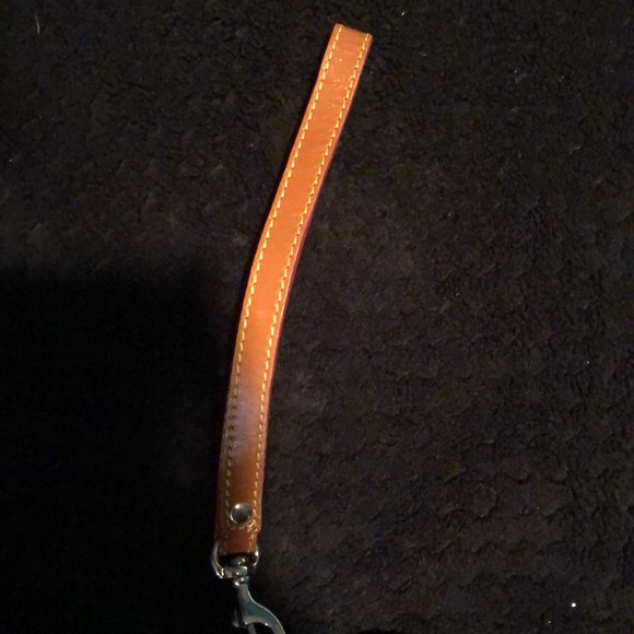 Dooney and Bourke wristlet - Picture 4 of 4